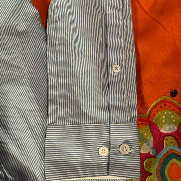 H & M blouse with with blue stripes, fitted so nicely. It’s in new condition - Picture 10 of 10
